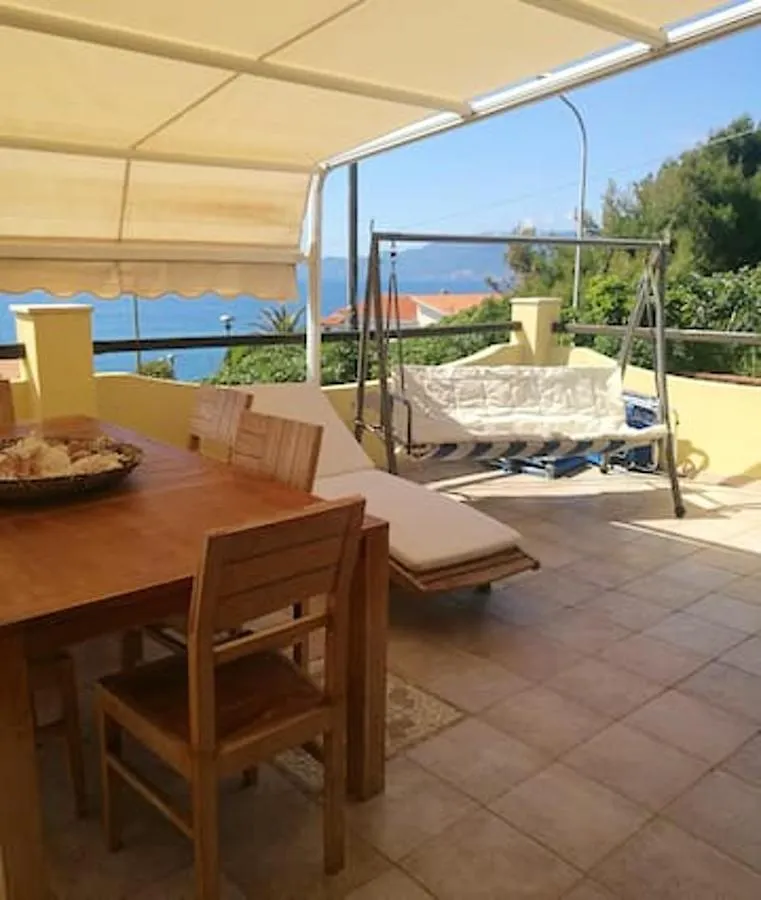 Elegant Villa In Magomadas With Sea View Itália